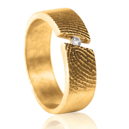 Gouden ring met vingerafdruk en steen