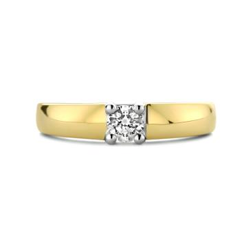 Gouden ring met zirkonia aanzicht